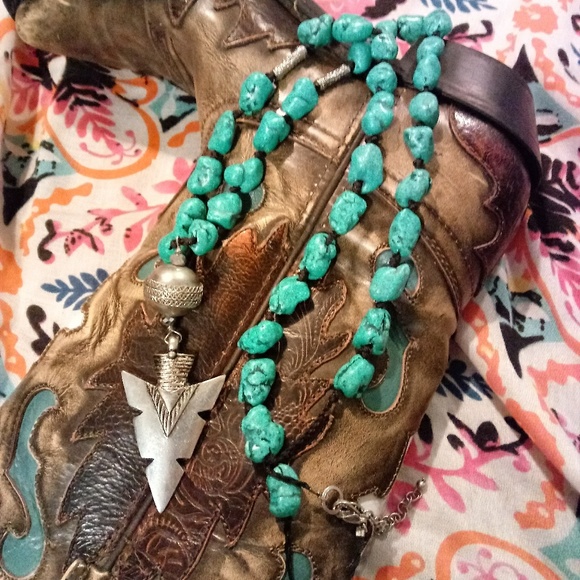 no brand Jewelry - Silver Arrowhead on Turquoise Necklace